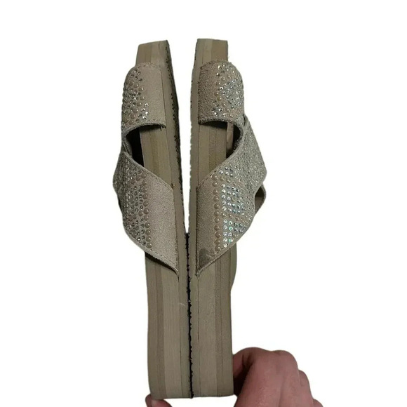 Yellow Box Mellow Mat Jeweled Cross Strap Slip on Sandals Size 8.5 Taupe Leather - Picture 8 of 10